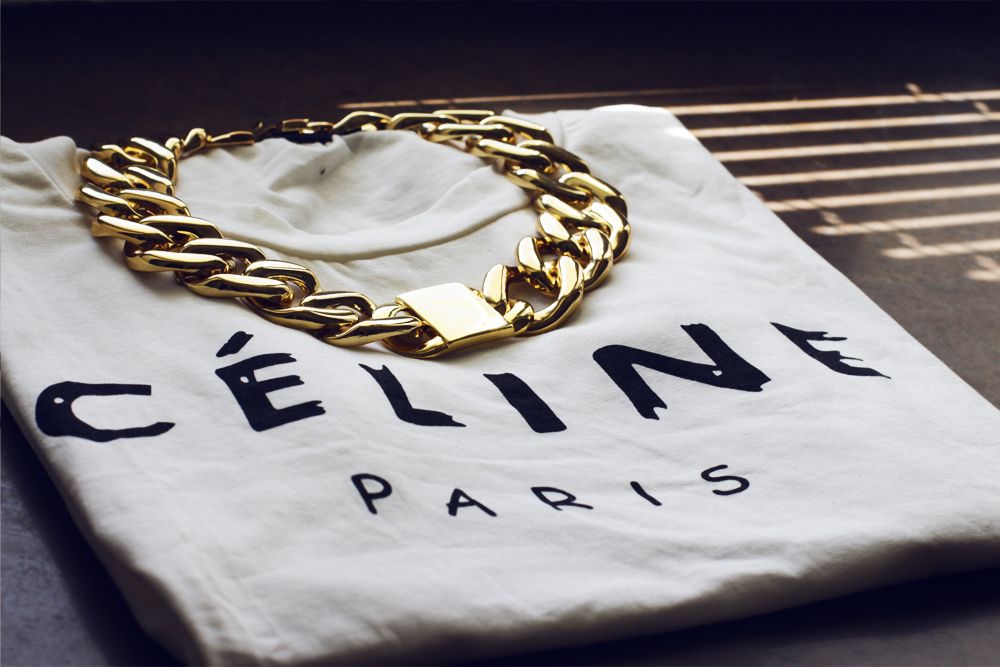 SWEATPANTS, POLERONES Y JOYAS